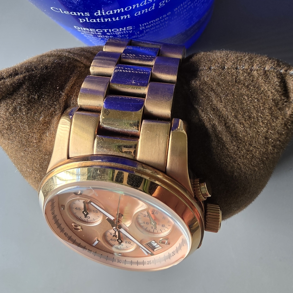 MICHAEL KORS ROSE GOLD WATCH - Picture 4 of 9
